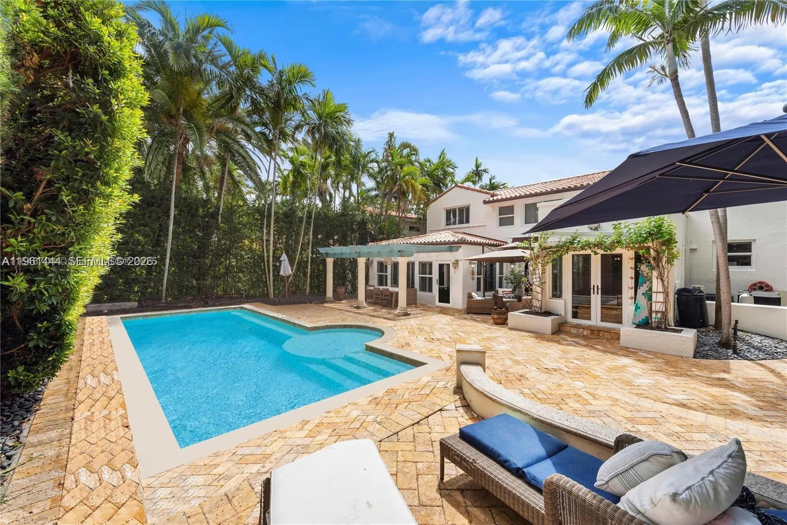 5621 Alton Rd, Miami Beach FL 33140