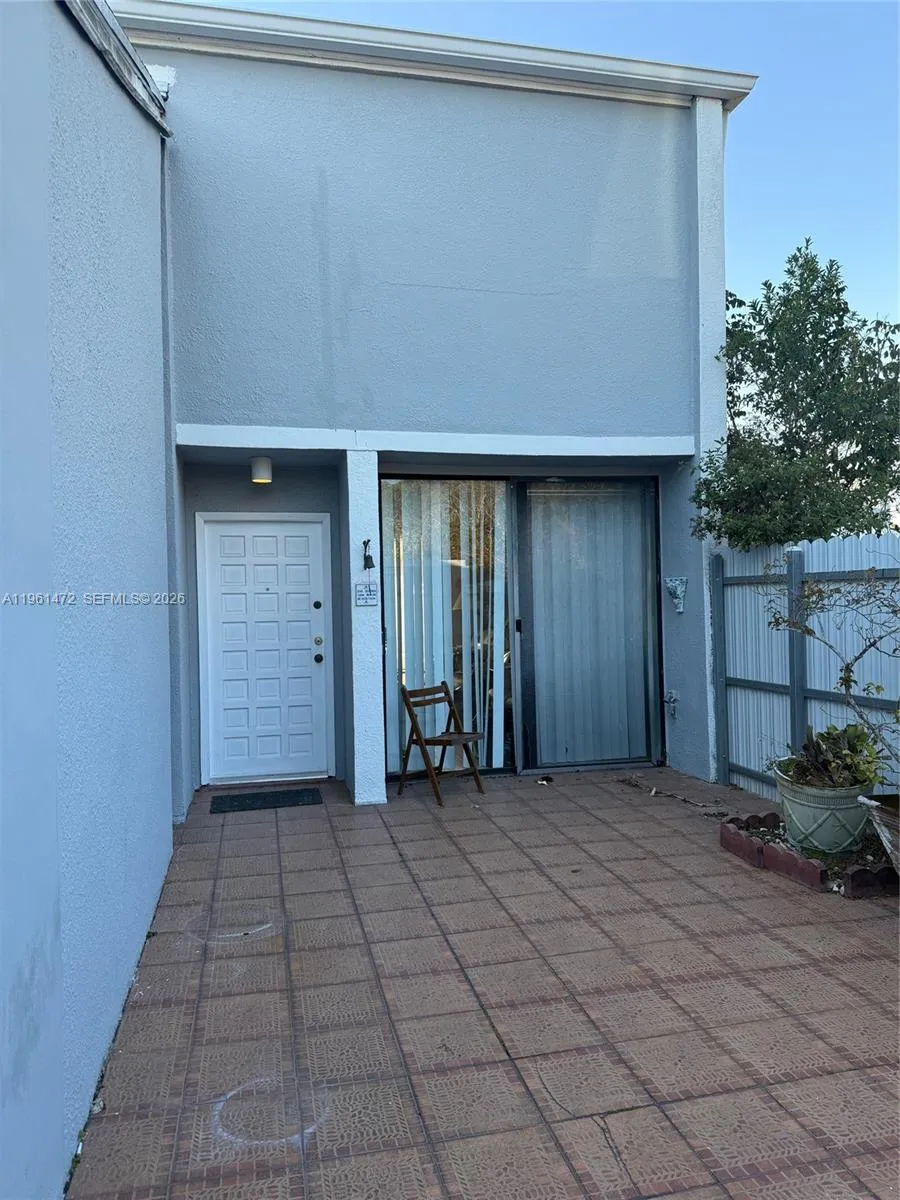 2500 SW 122nd Ct, Miami FL 33175