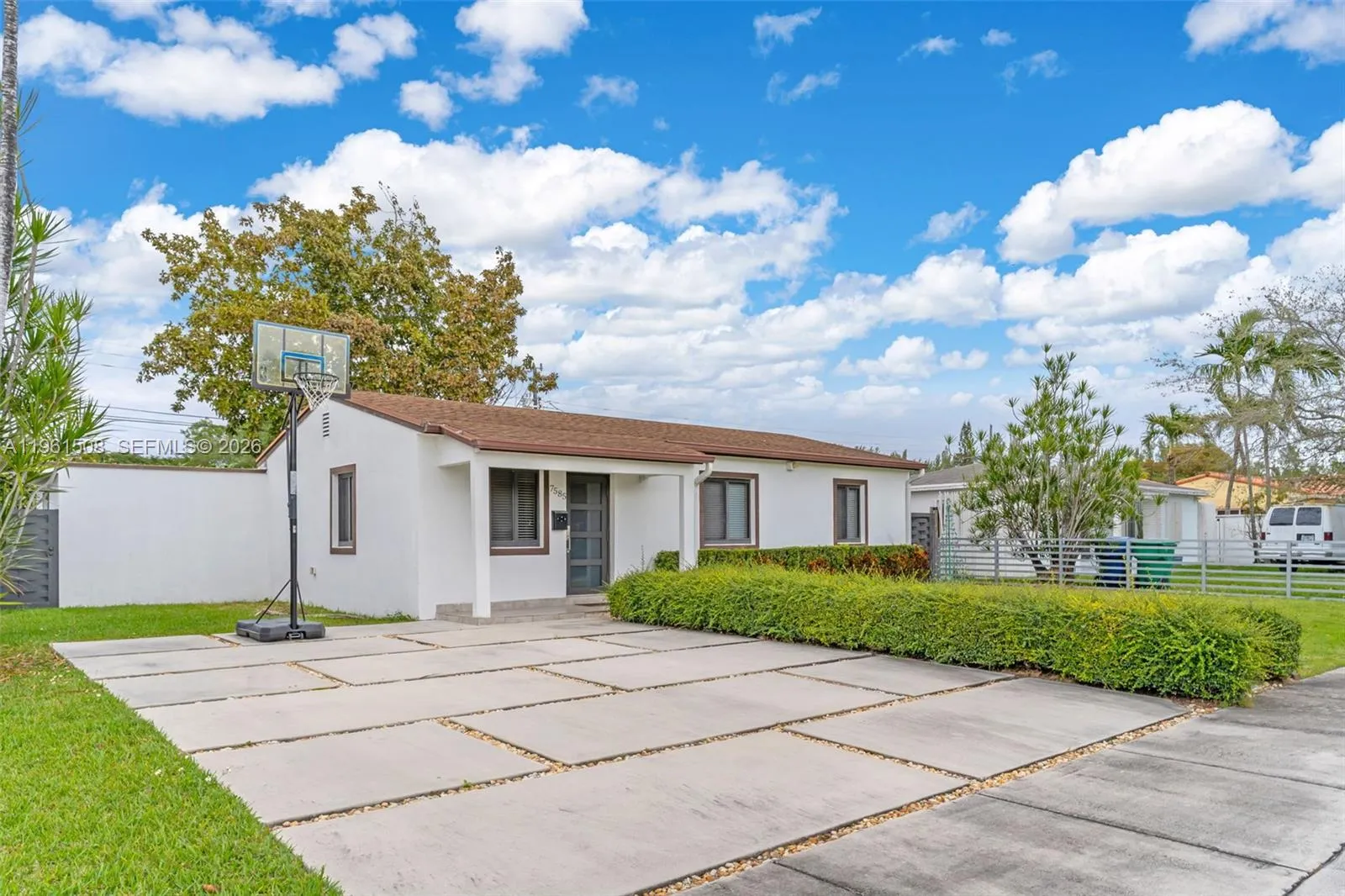 7585 SW 28th St, Miami FL 33155