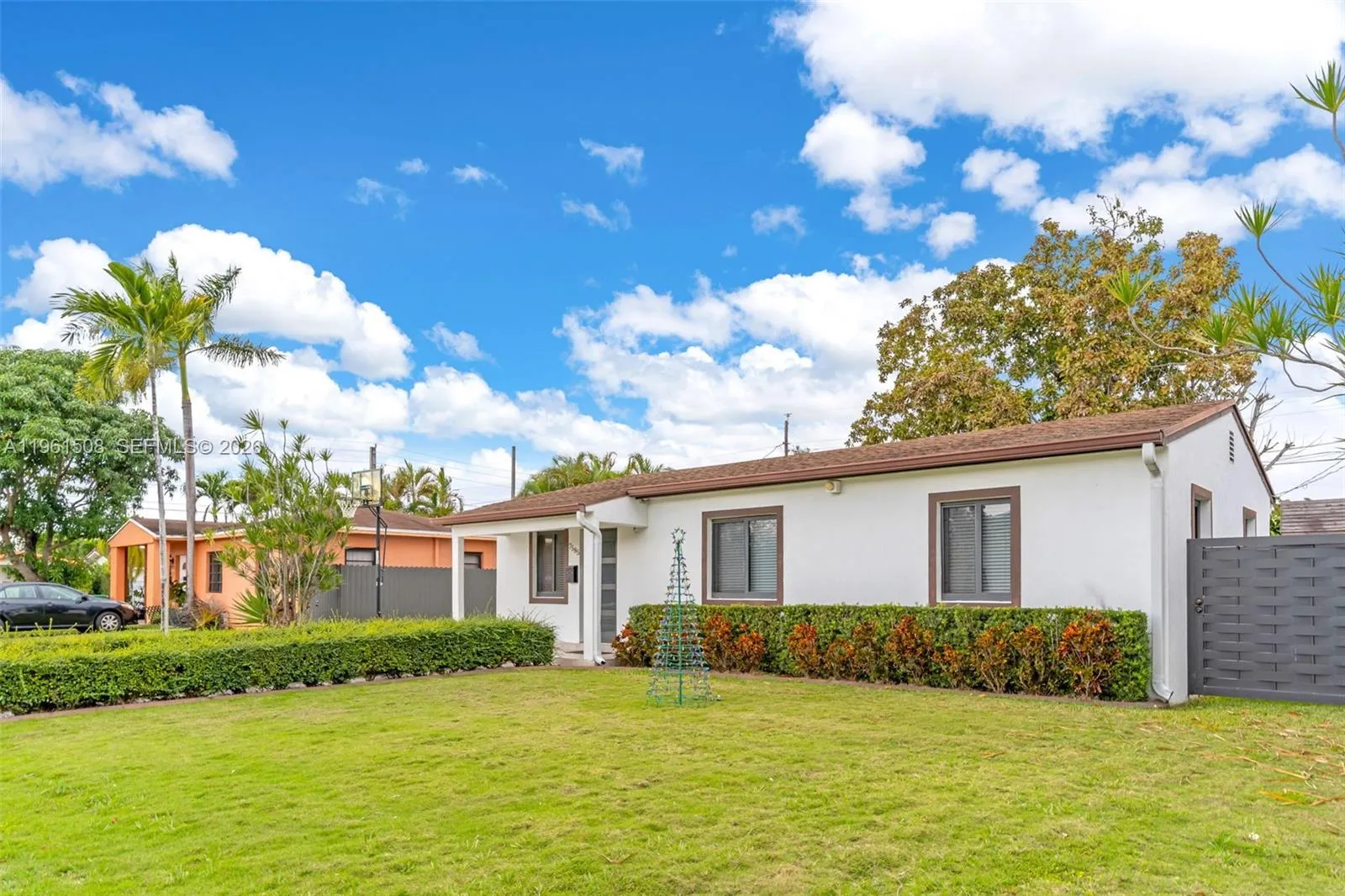 7585 SW 28th St, Miami FL 33155