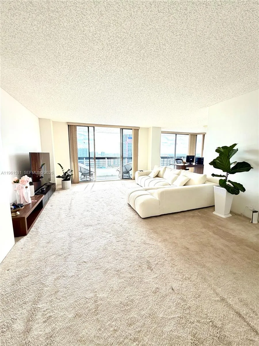 3530 Mystic Pointe Dr # 2605, Aventura FL 33180