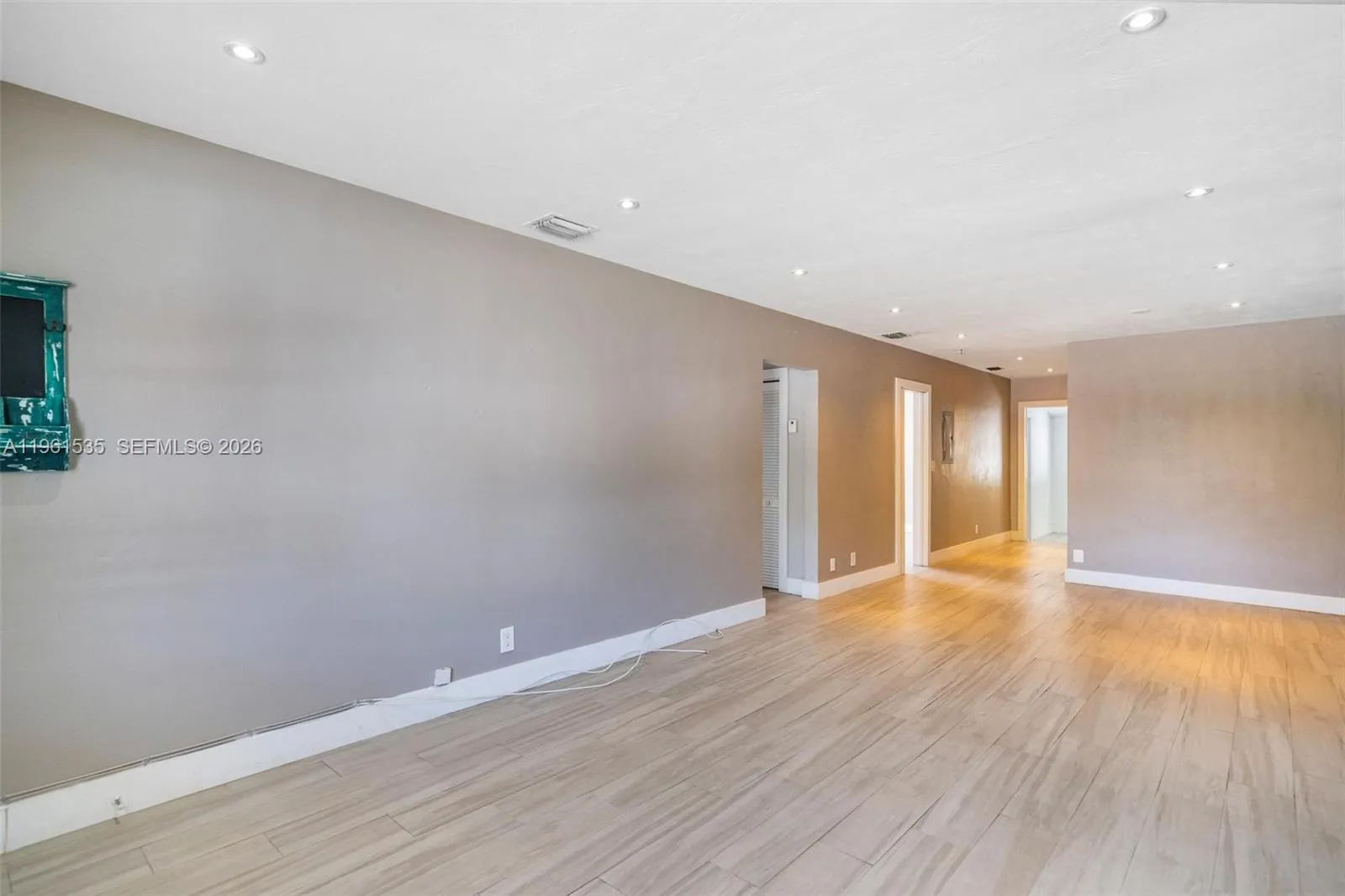 551 NE 67th St, Miami FL 33138