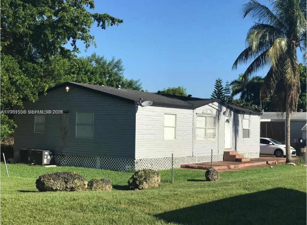 3 bedroom 2 bath for sale at 19800 SW 180th, Miami FL 33187