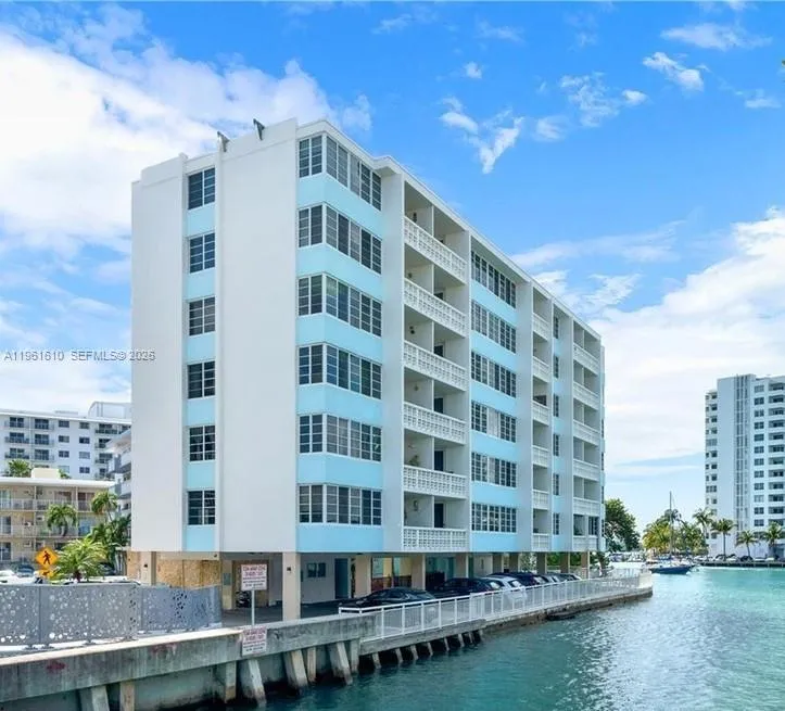 1 bedroom 1 bath for sale at 1670 Lincoln Ct # 3B, Miami Beach FL 33139