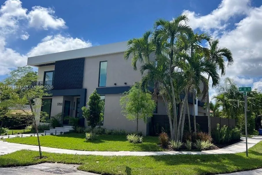 1700 NE 18th St, Fort Lauderdale FL 33305