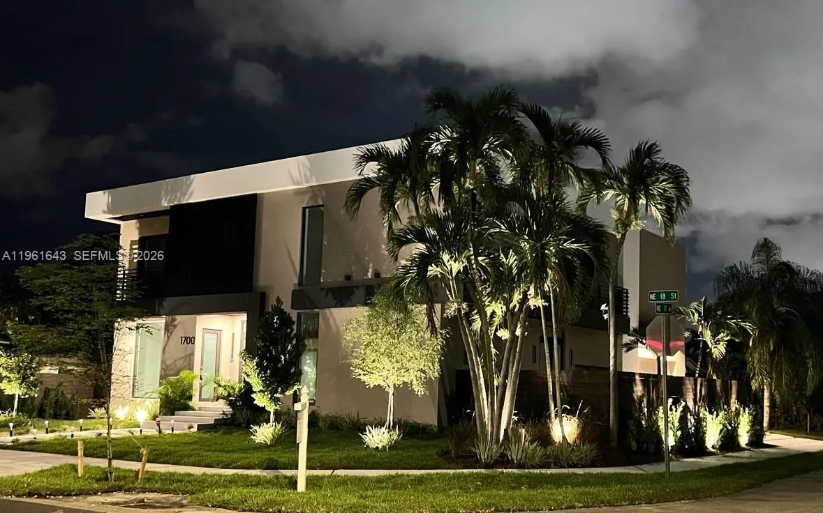 1700 NE 18th St, Fort Lauderdale FL 33305