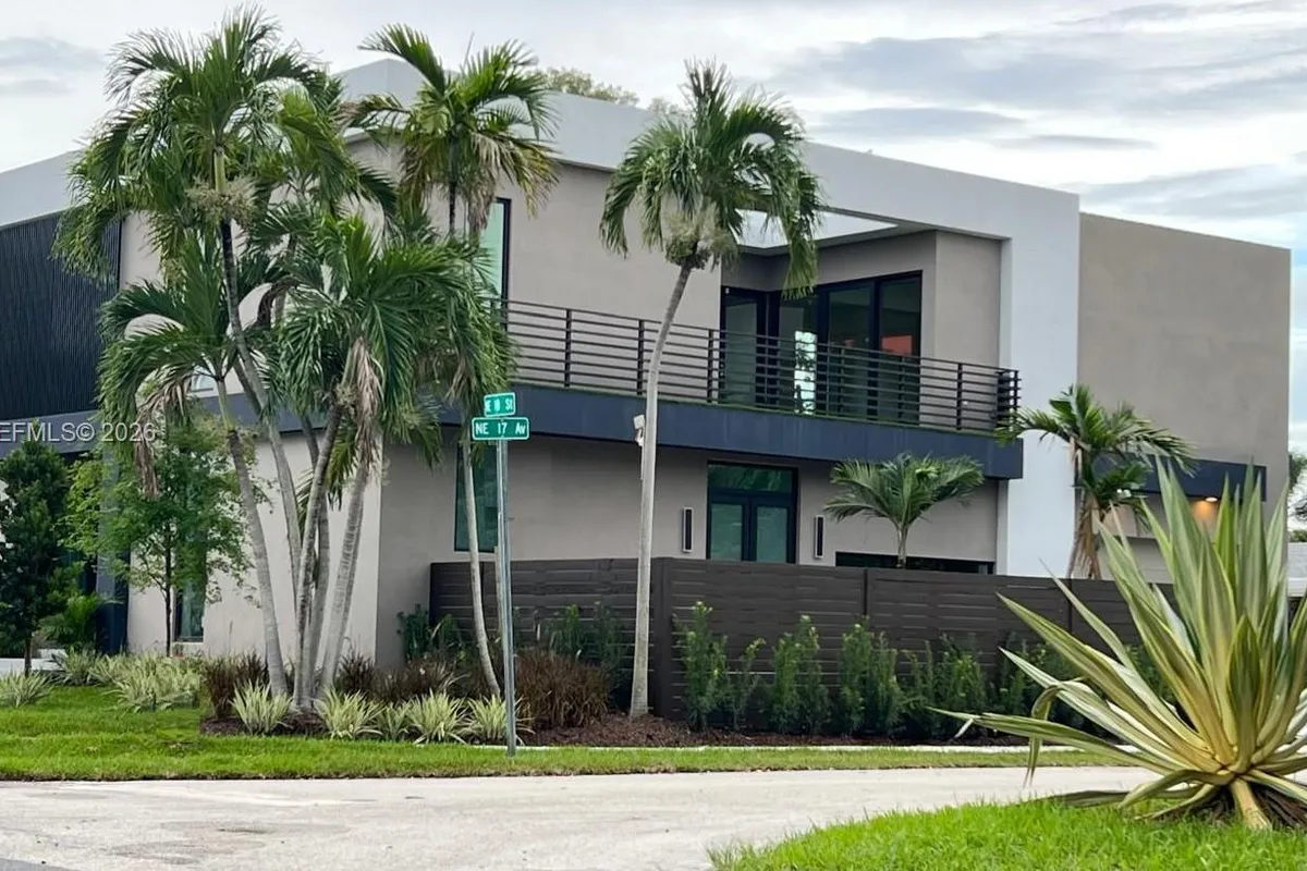 1700 NE 18th St, Fort Lauderdale FL 33305