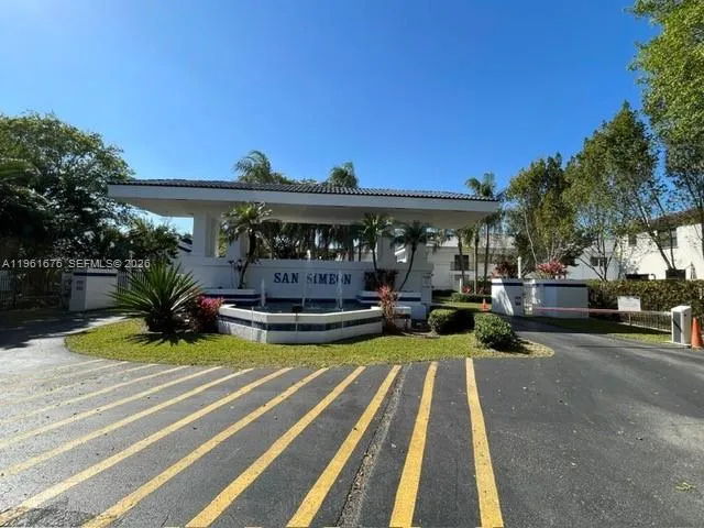 3 bedroom 2 bath for sale at 21300 San Simeon Way # 01, Miami FL 33179