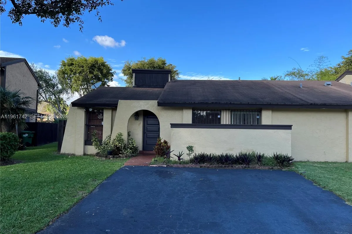 12713 SW 70th Ln, Miami FL 33183