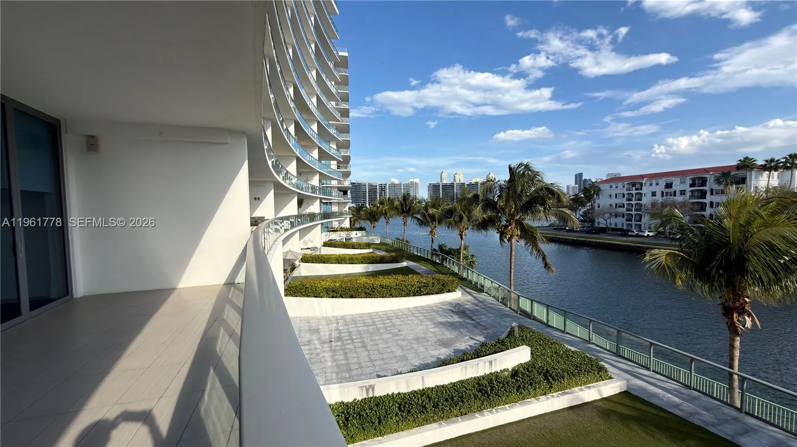 3250 NE 188th St # 204, Aventura FL 33180