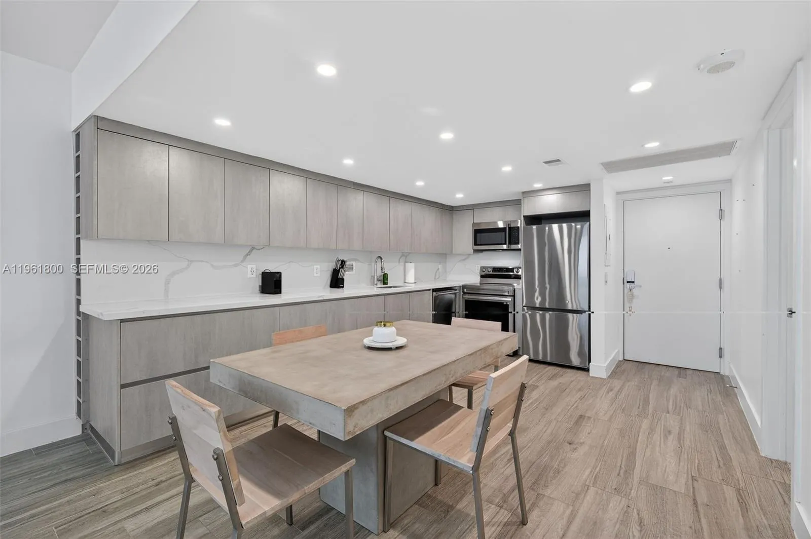 2301 Collins Ave # 943, Miami Beach FL 33139