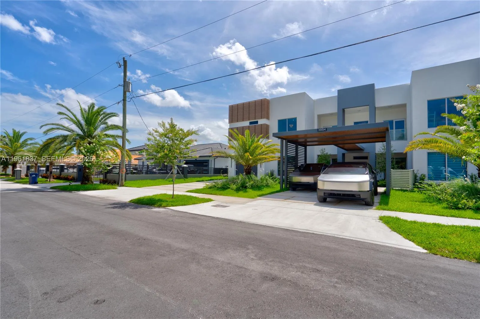 4 bedroom 4 bath for sale at 3951 SW 138th Ave, Miami FL 33175