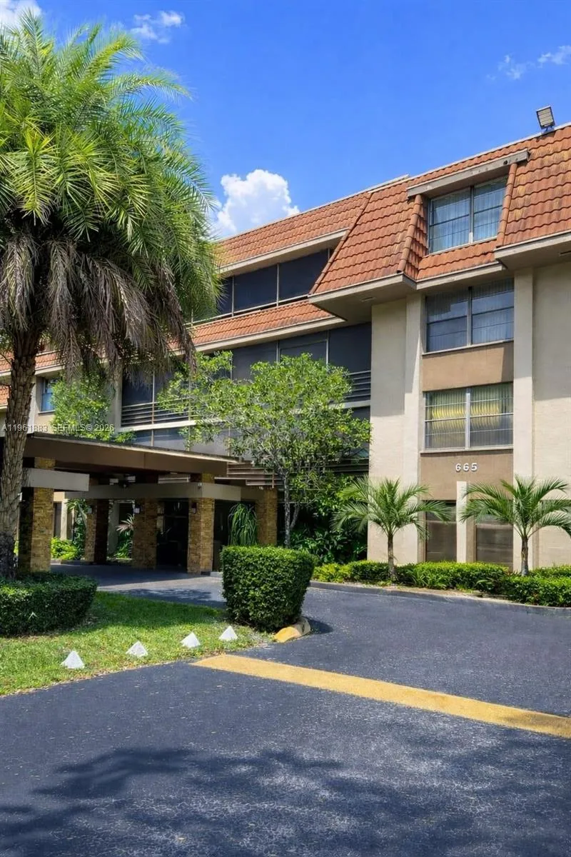665 NE 195th St # 119, Miami FL 33179