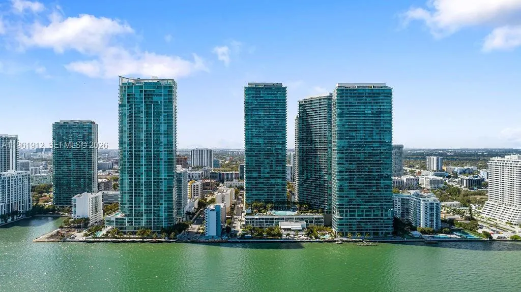 2 bedroom 3 bath for sale at 650 NE 32nd St # 2205, Miami FL 33137