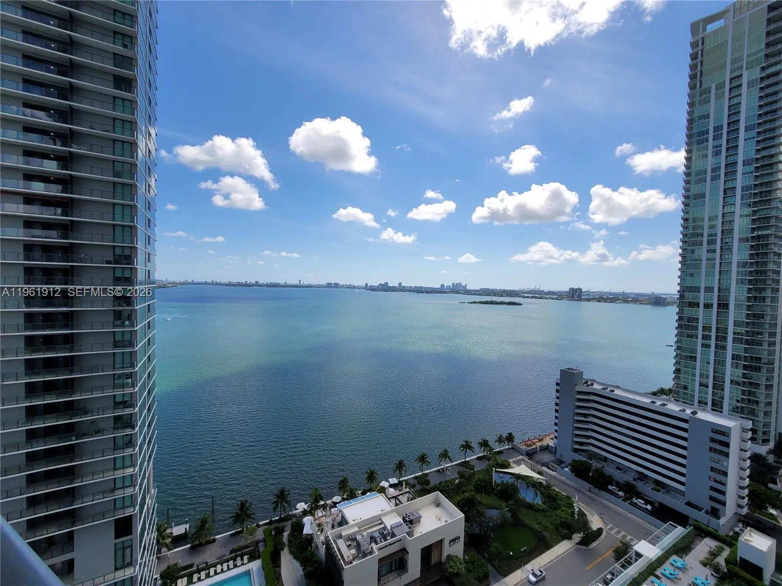 650 NE 32nd St # 2205, Miami FL 33137
