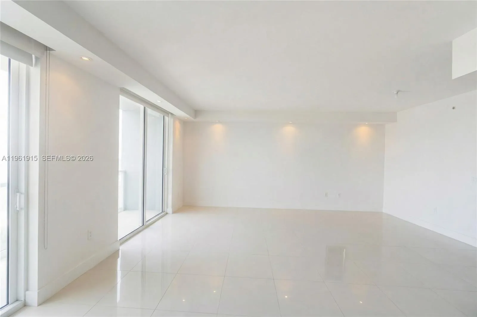 253 NE 2nd St # 3105, Miami FL 33132