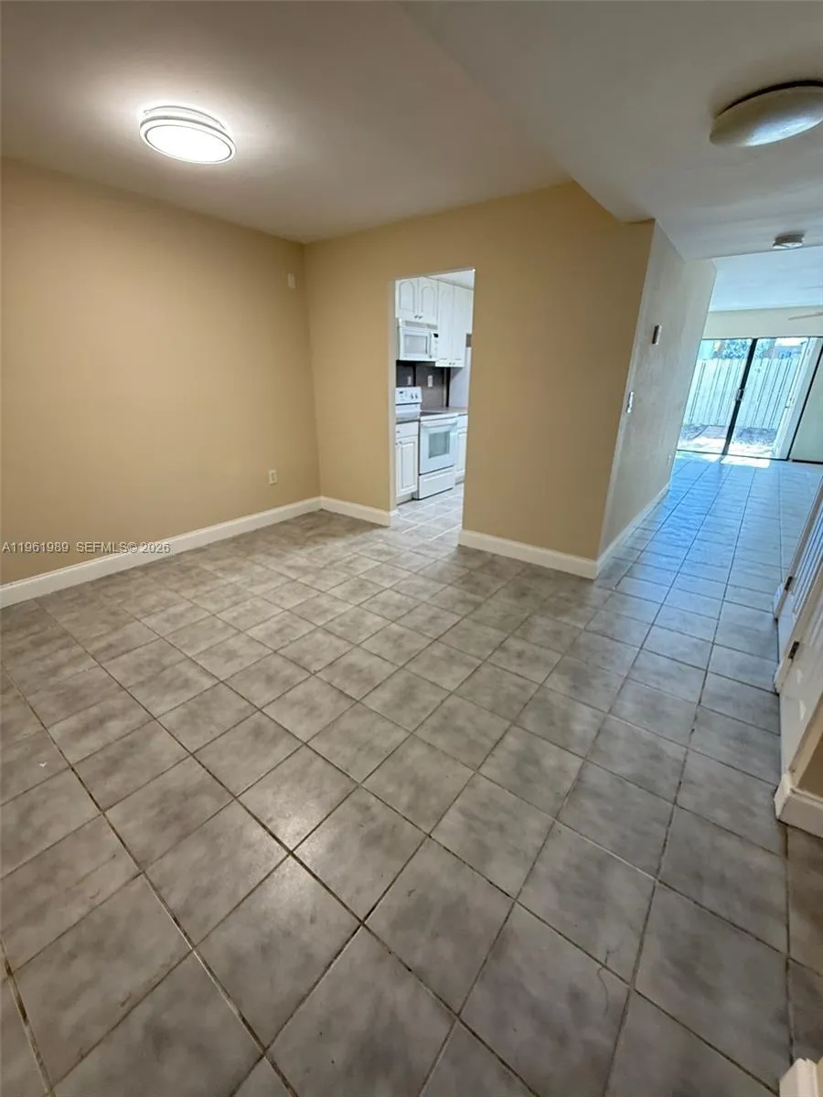 3326 Farragut St # 6D, Hollywood FL 33021