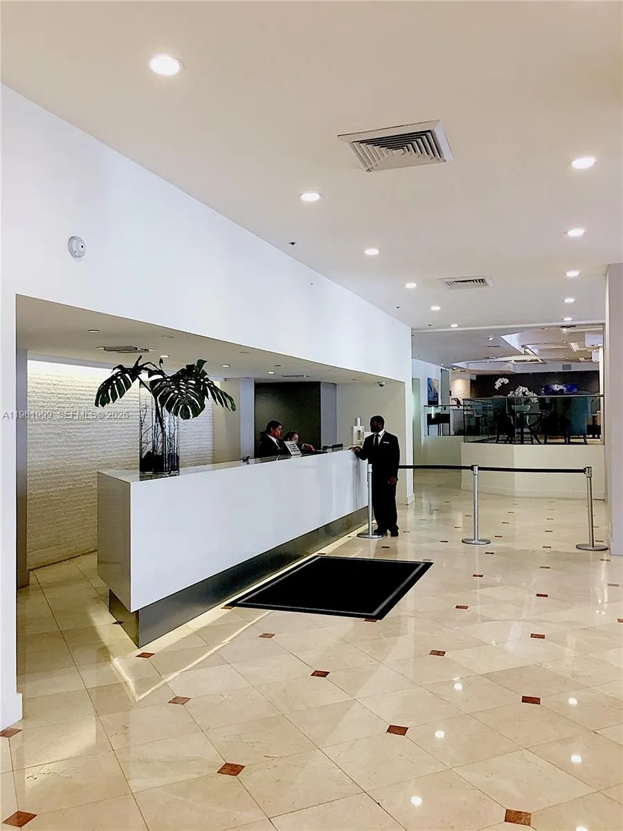 1 bedroom 1 bath for sale at 100 Lincoln Rd # 303, Miami Beach FL 33139