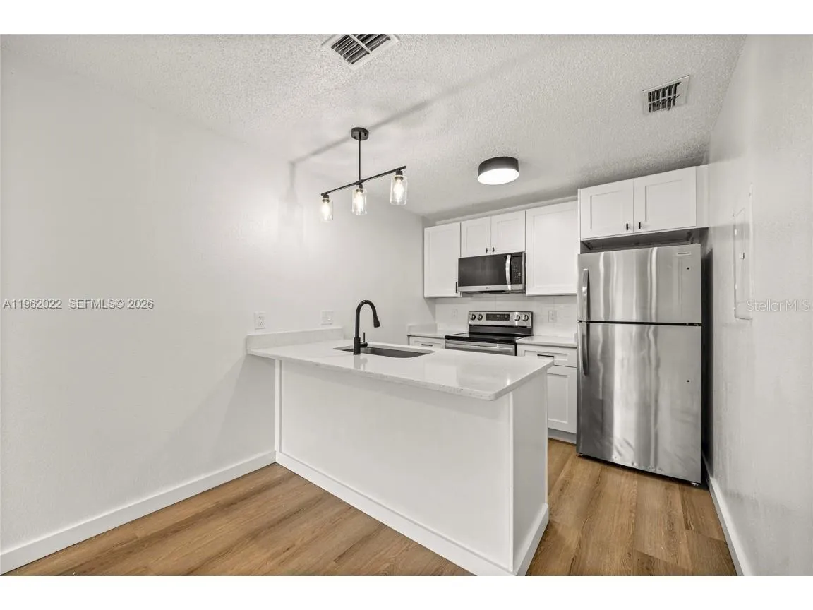 2 bedroom 2 bath Residential for sale at 5305 SE 28th LN, Ocala FL 34480