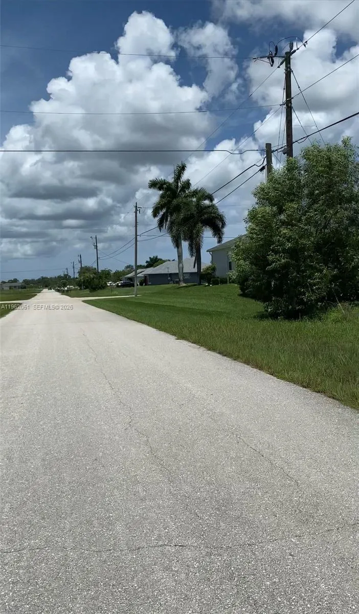 2 NW 13TH PL, Cape Coral FL 33993