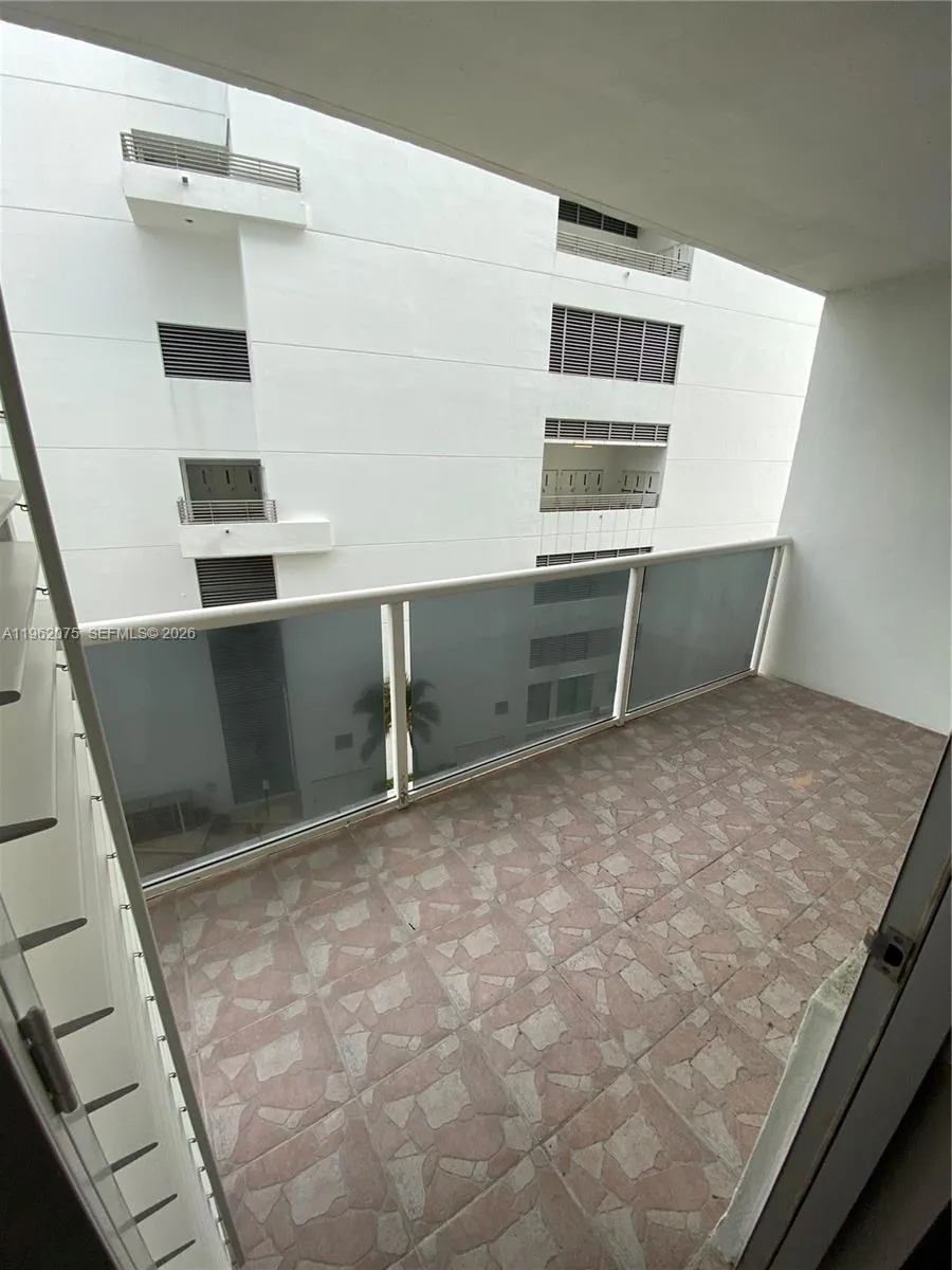 3725 S Ocean Dr # 607, Hollywood FL 33019