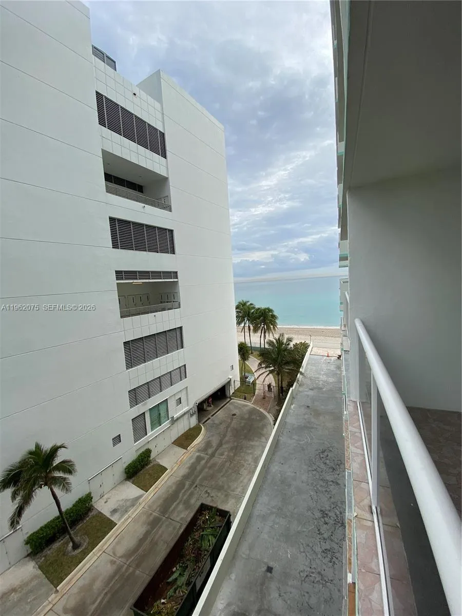 3725 S Ocean Dr # 607, Hollywood FL 33019