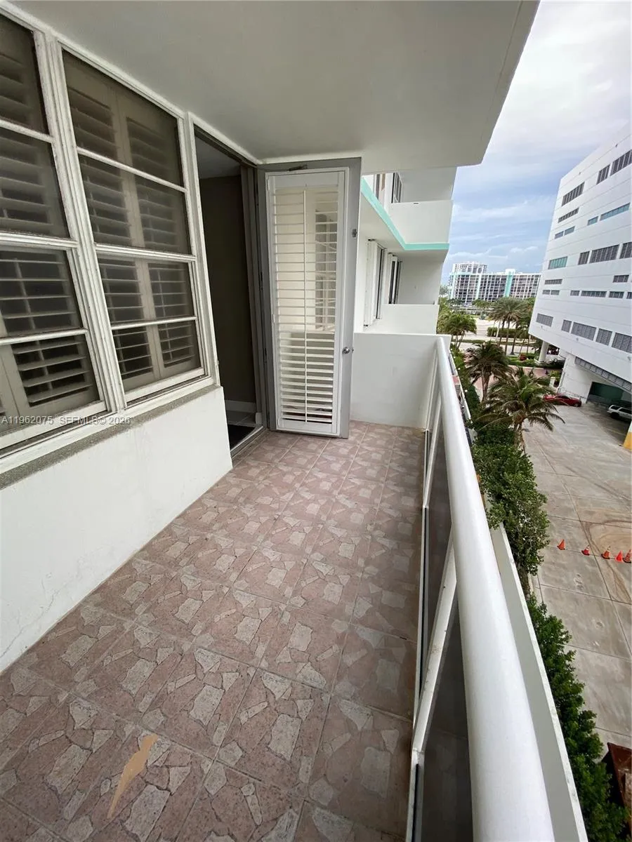 3725 S Ocean Dr # 607, Hollywood FL 33019
