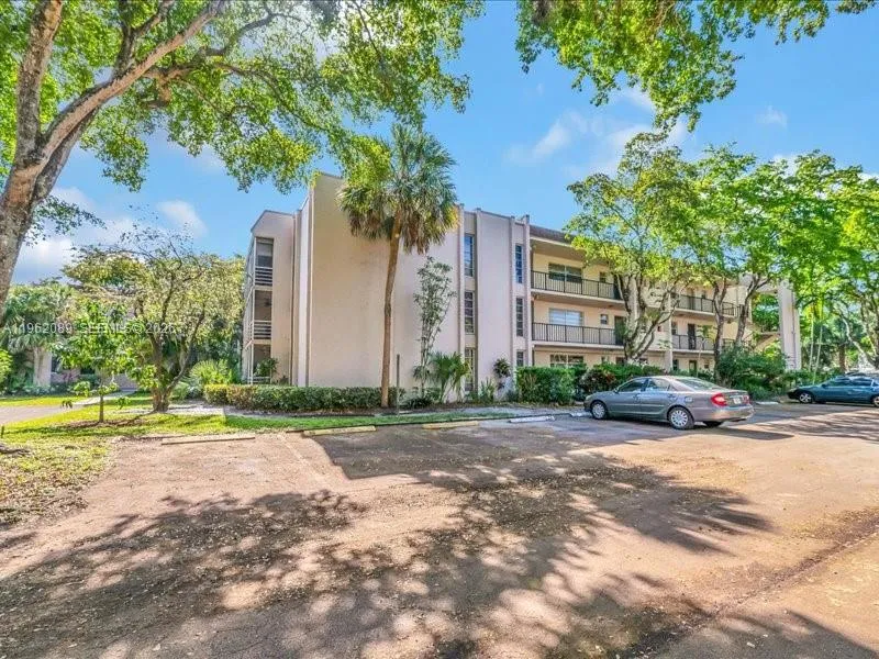469 N Pine Island Rd # B305, Plantation FL 33324