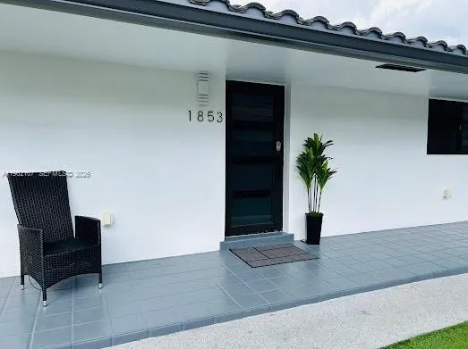 1851-1853 NW 22nd Pl, Miami FL 33125