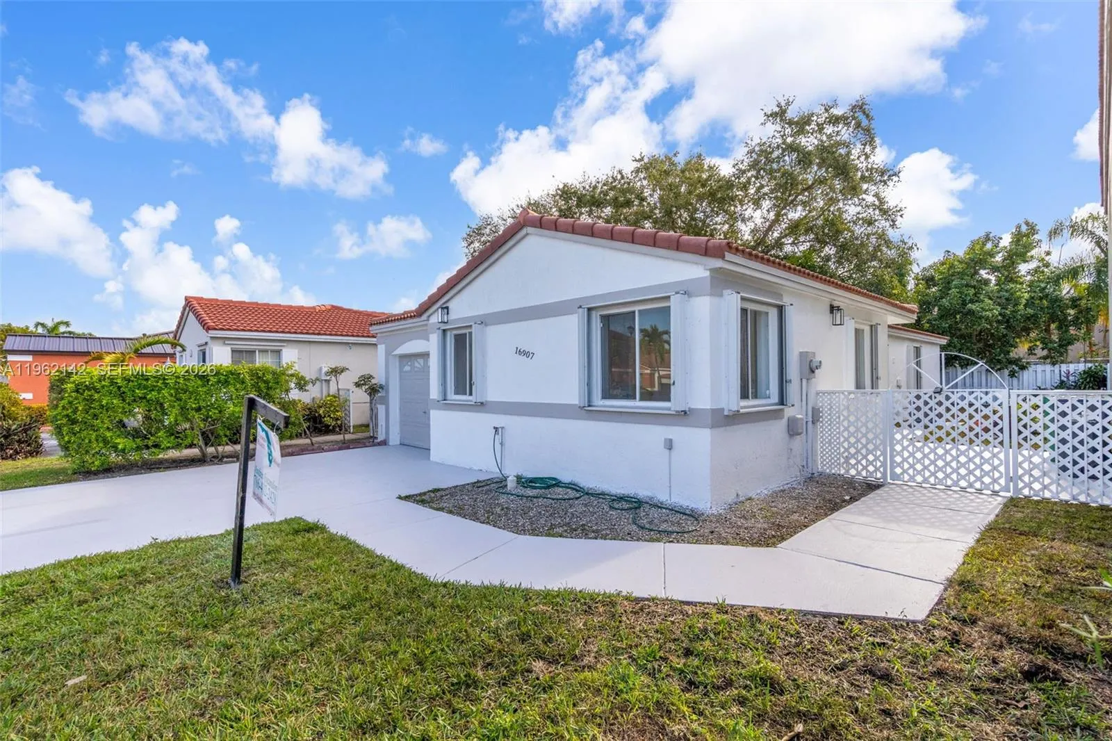 16907 SW 142nd Pl, Miami FL 33177