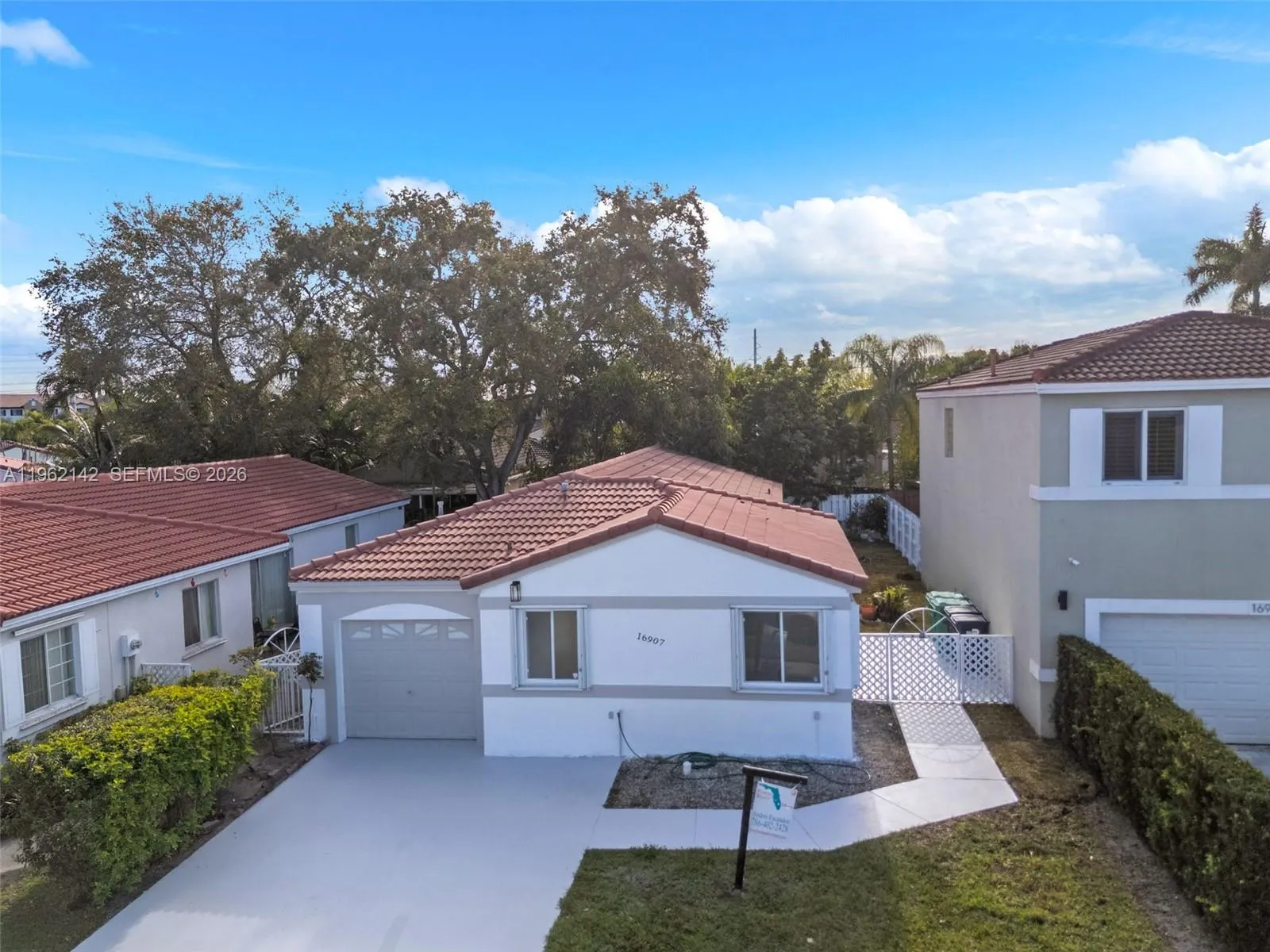 16907 SW 142nd Pl, Miami FL 33177