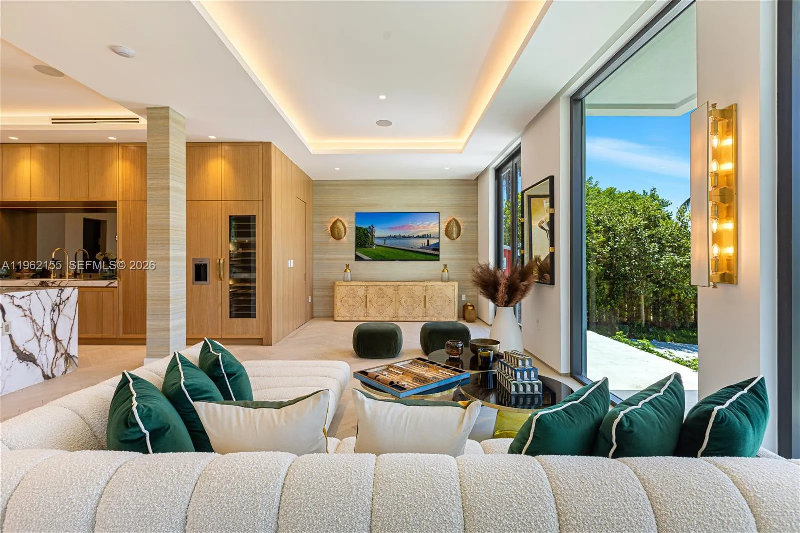 2499 N Meridian Ave, Miami Beach FL 33140