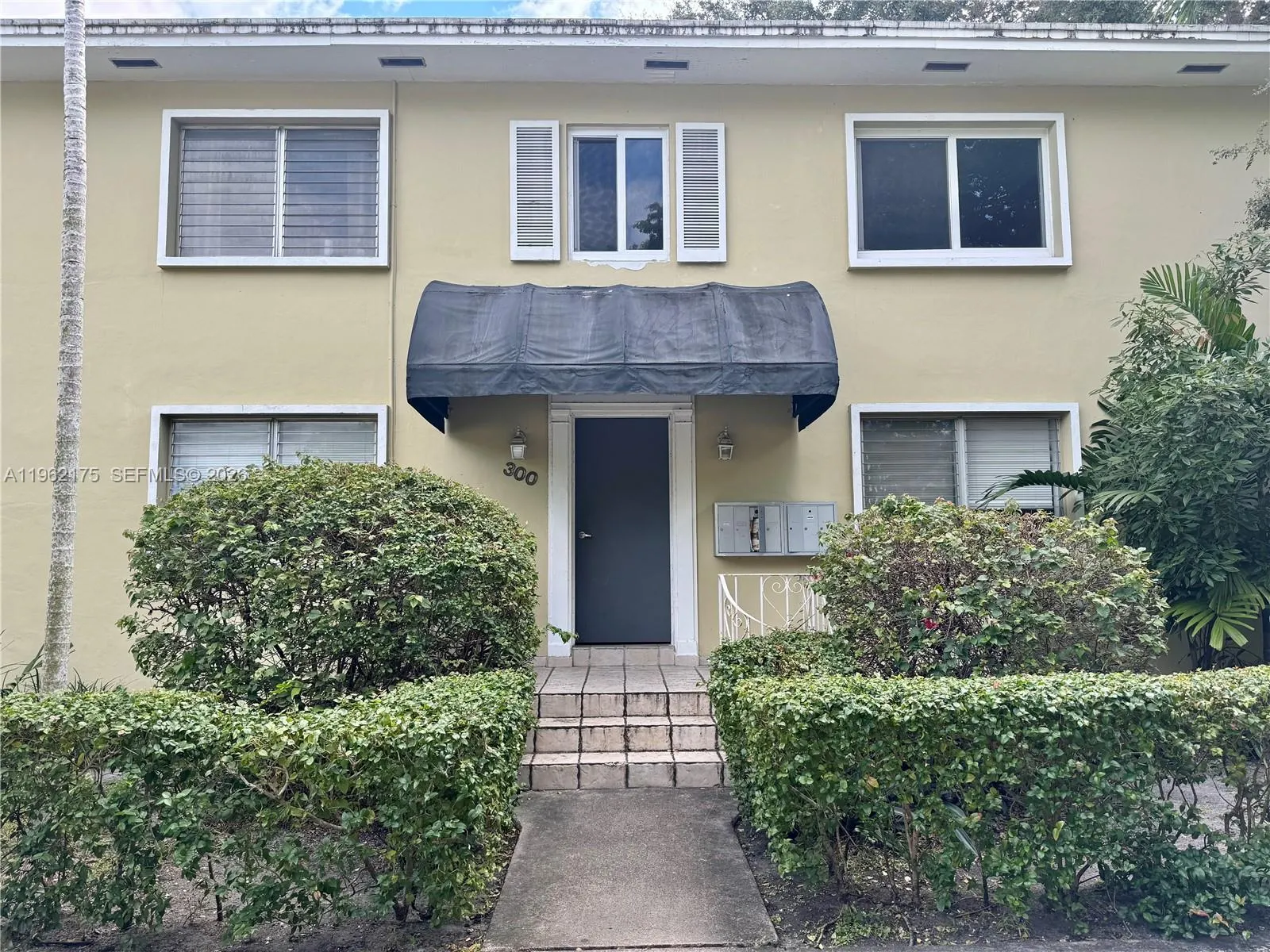 2 bedroom 1 bath for rent at 300 Mendoza Ave # 2, Coral Gables FL 33134