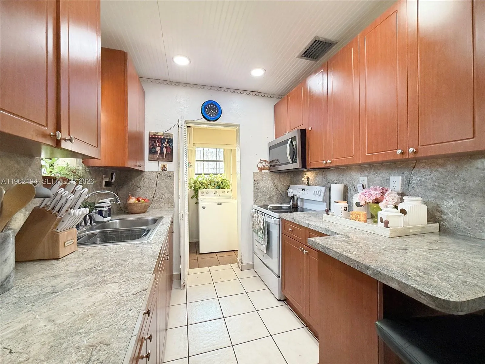 8891 SW 28th St, Miami FL 33165