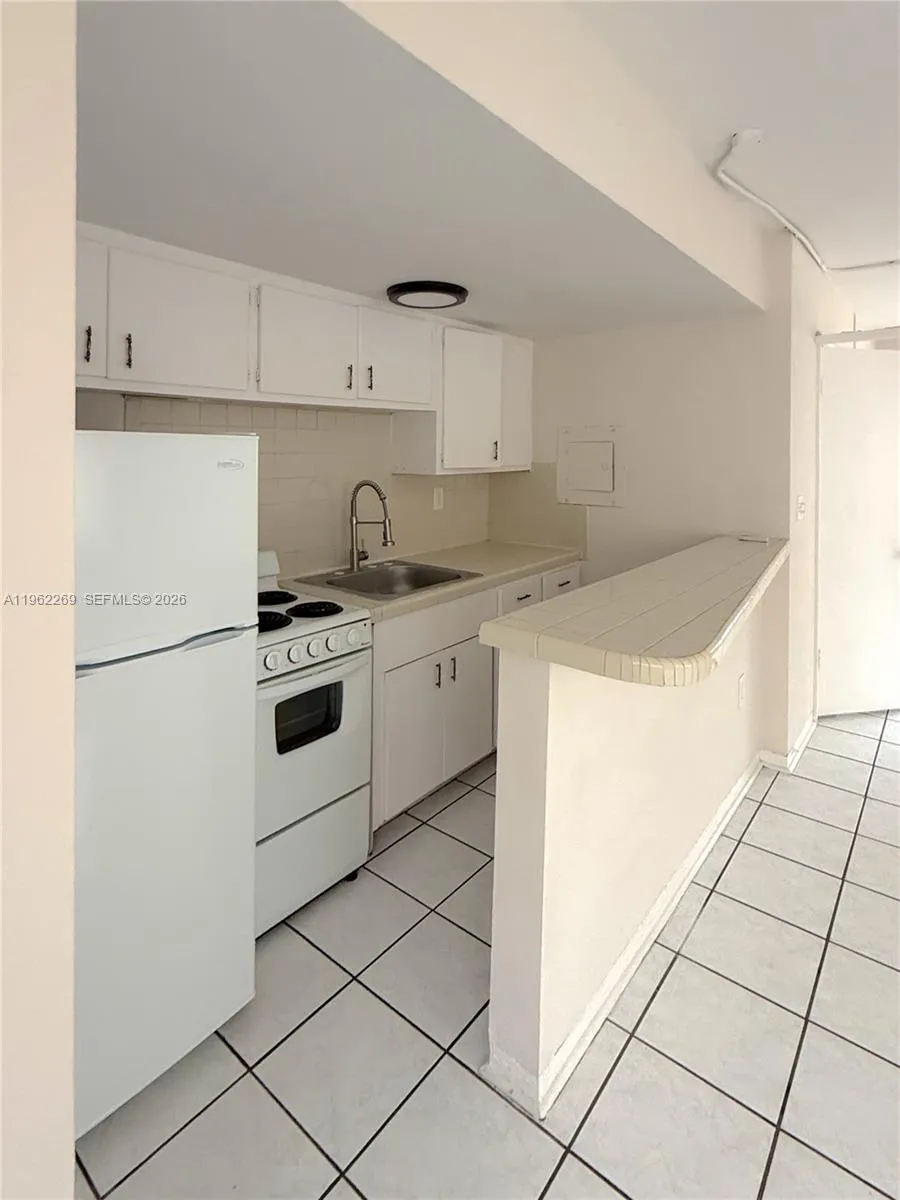 305 Navarre Ave # 2, Coral Gables FL 33134