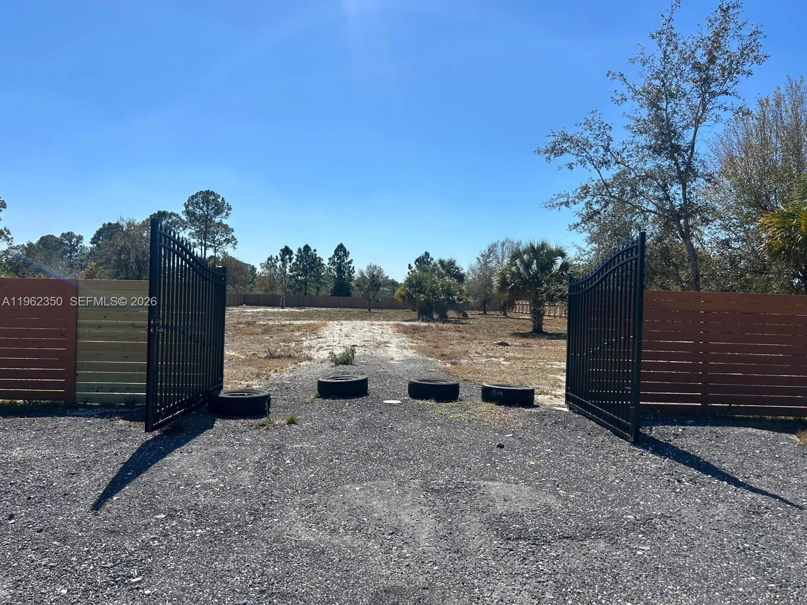 648 Hunting Club Ave, Clewiston FL 33440