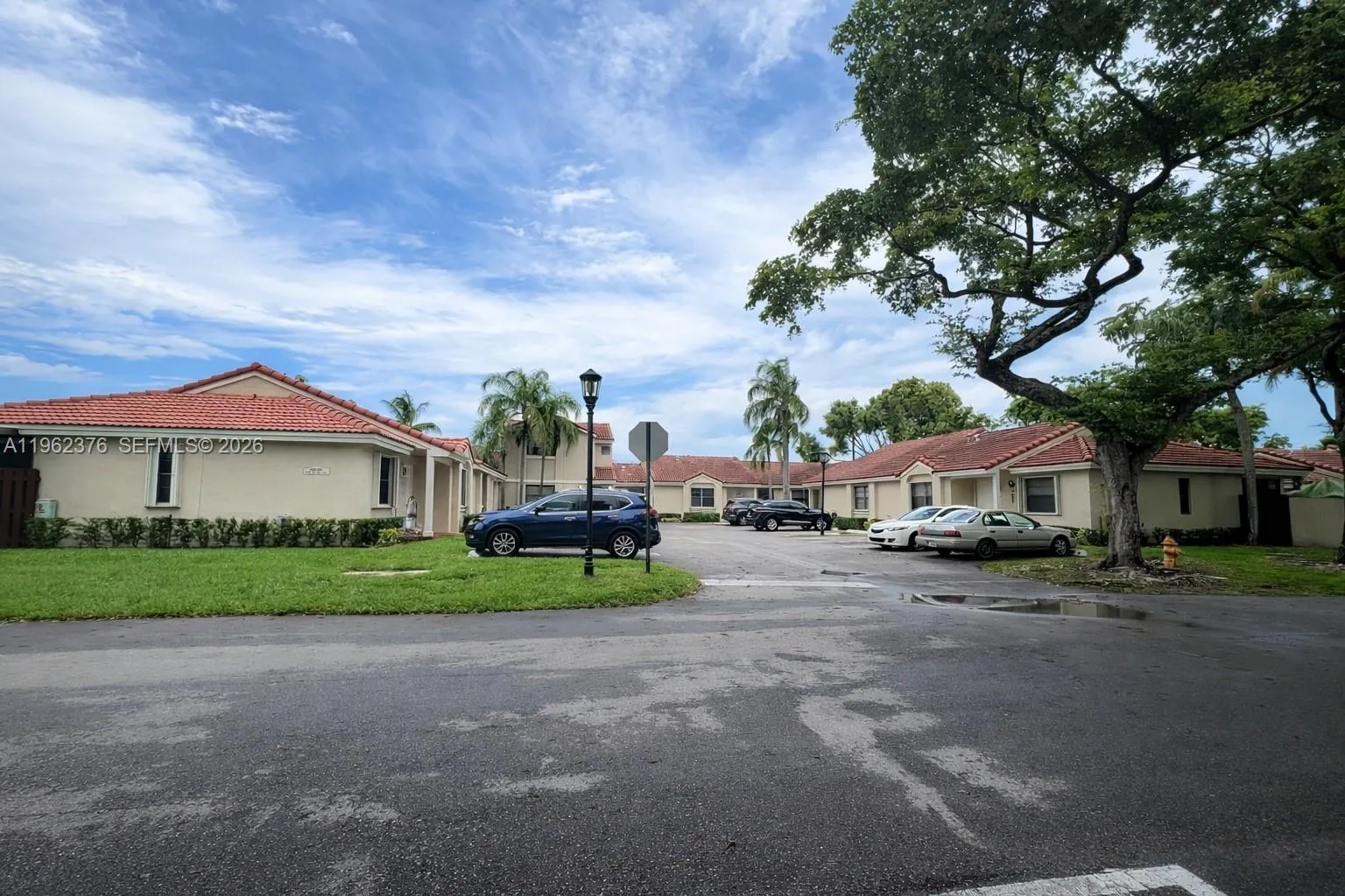 6012 NW 172nd Terr Cir, Hialeah FL 33015