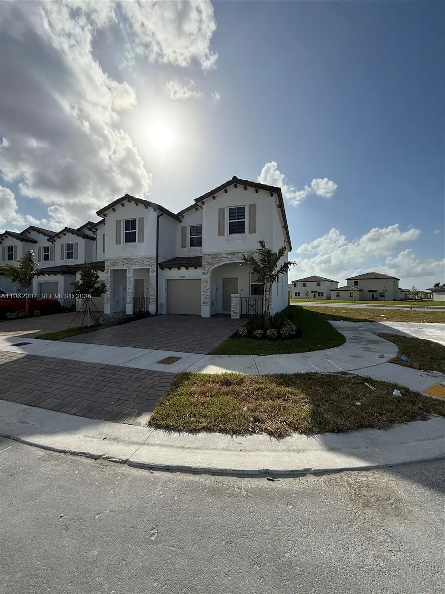 3 bedroom 2 bath for sale at 2810 SE 24th Ave, Homestead FL 33035