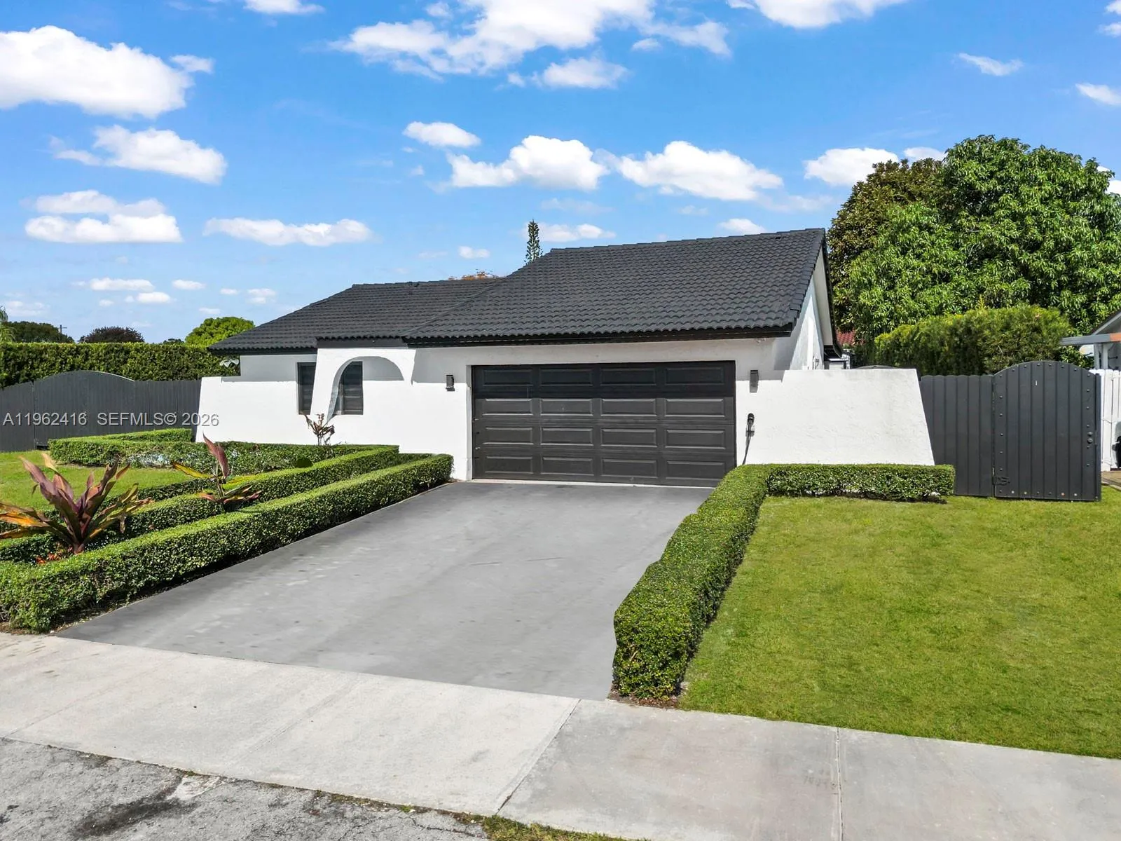 13421 SW 52nd St, Miami FL 33175