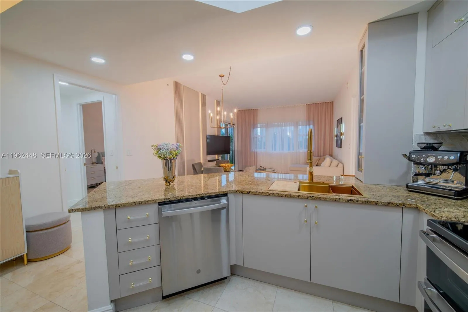 20000 E Country Club Dr # 409, Aventura FL 33180