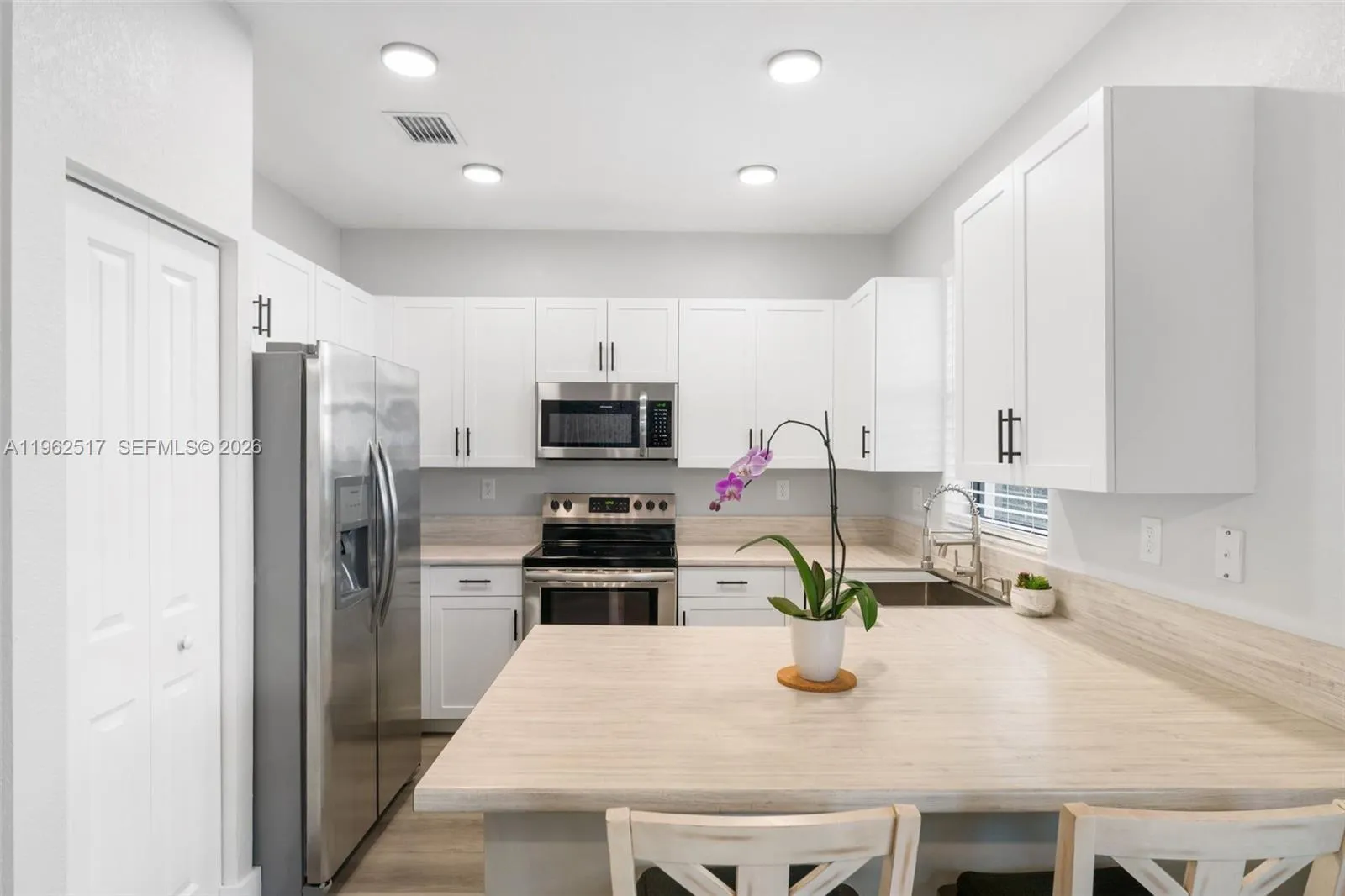 549 NE 206th Ln, Miami FL 33179