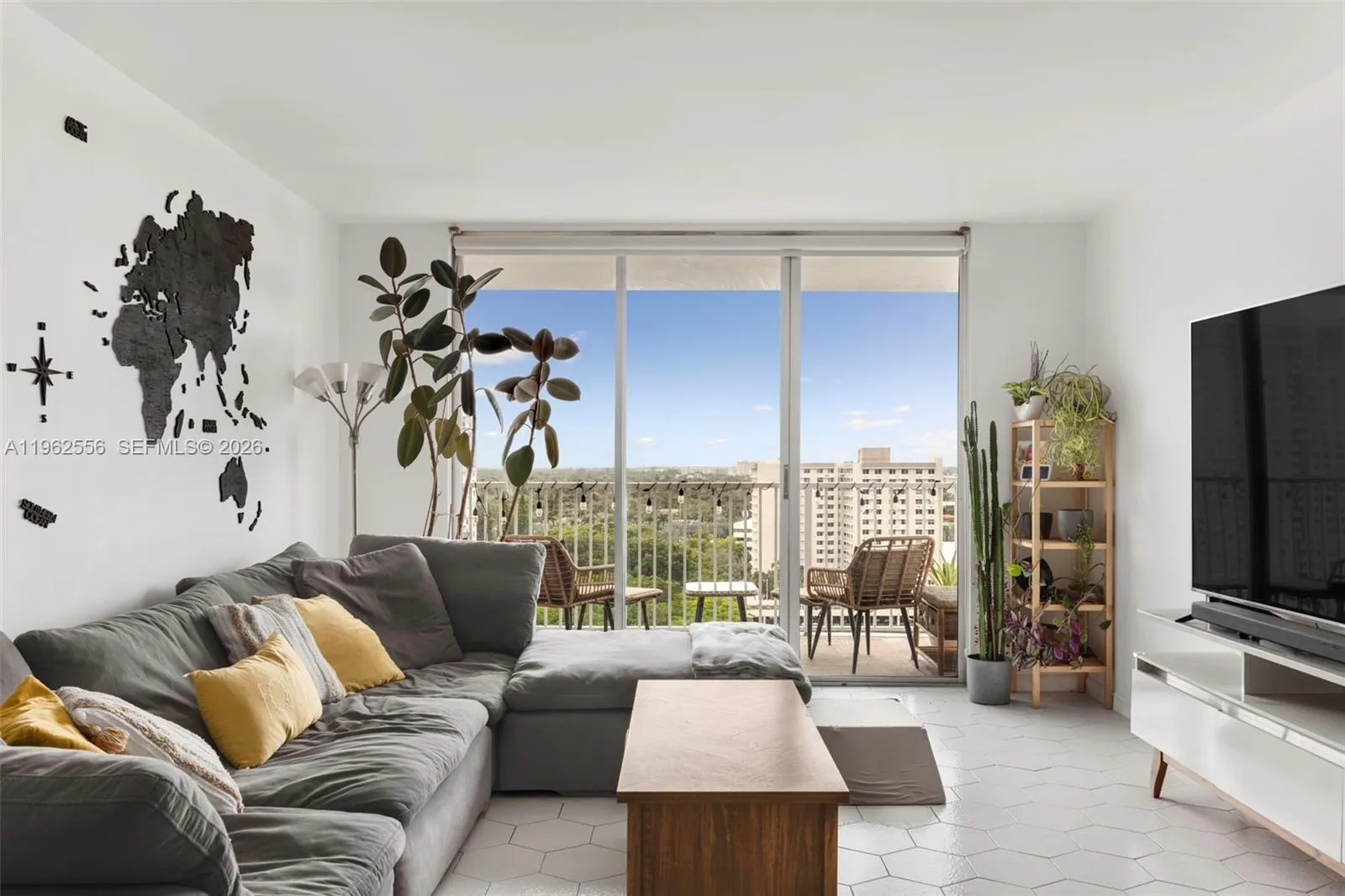 2 bedroom 2 bath for sale at 2801 NE 183rd St # 1607W, Aventura FL 33160