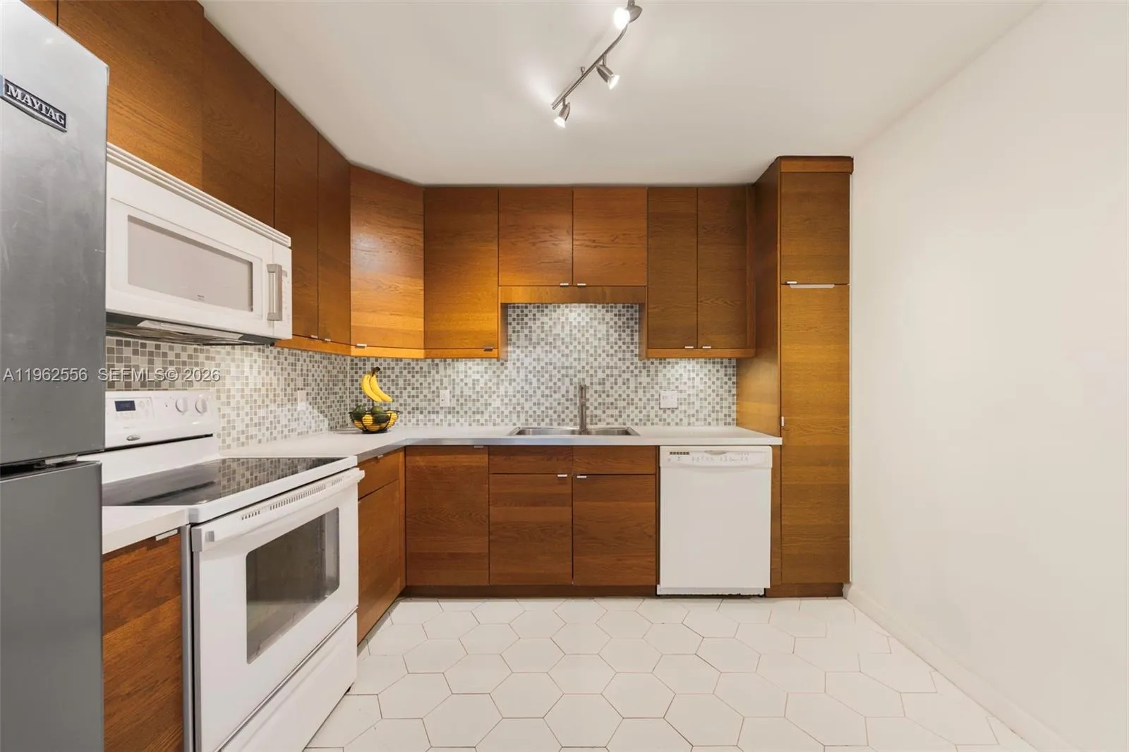 2801 NE 183rd St # 1607W, Aventura FL 33160