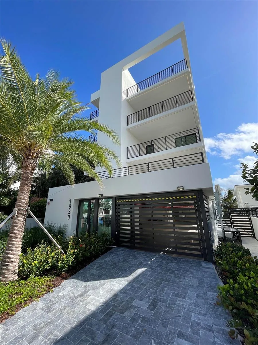1930 Bay Dr Fith Level Un # 0, Miami Beach FL 33141