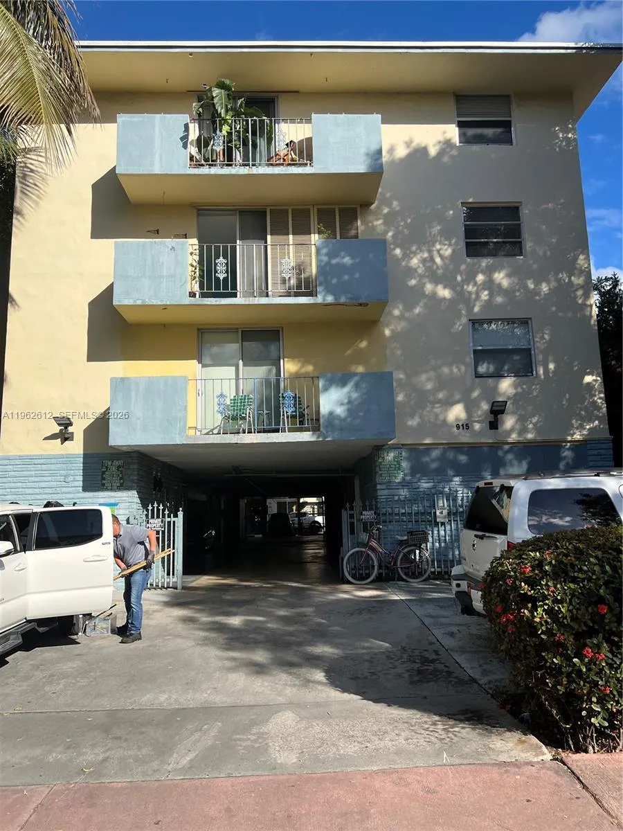 1 bedroom 1 bath for sale at 915 Jefferson Ave # 4F, Miami Beach FL 33139