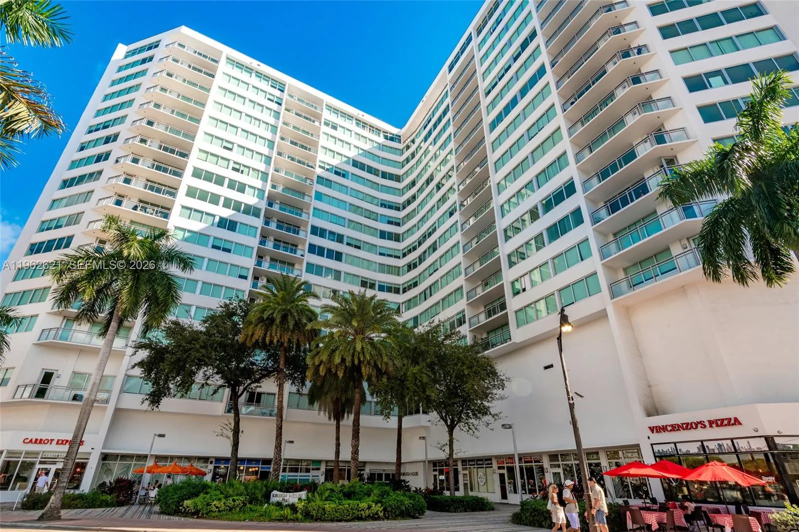 1 bedroom 2 bath for sale at 7135 Collins # 533, Miami Beach FL 33141