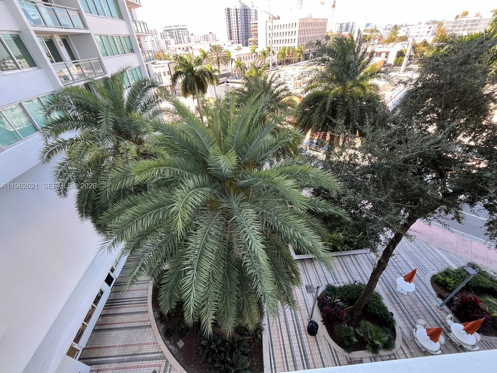 7135 Collins # 533, Miami Beach FL 33141