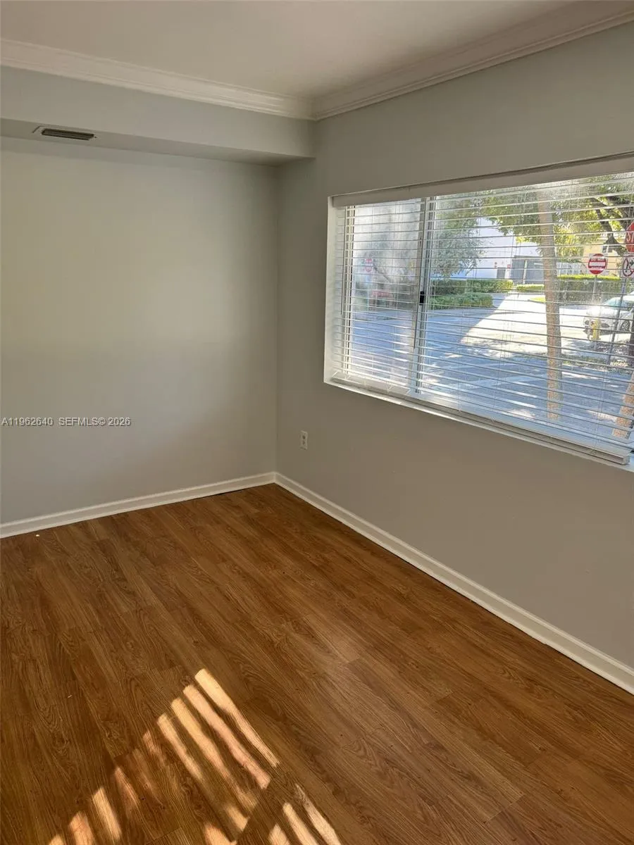 103 NW 6th Ave # 2, Miami FL 33128
