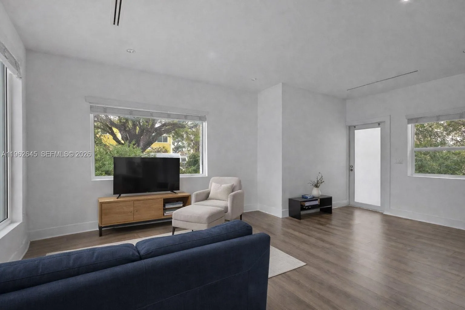 2900 SW 4th St, Miami FL 33135