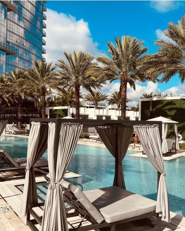 851 NE 1st Ave # 1508, Miami FL 33132